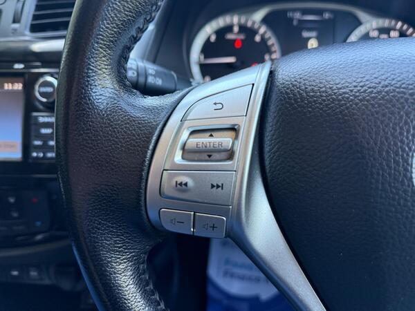 Nissan Navara 2.3 dCi Tekna Auto 4WD Euro 6 4dr