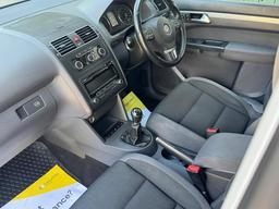 Volkswagen Touran 1.6 TDI SE Euro 5 5dr at 15th