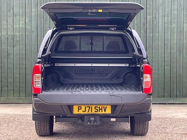 Nissan Navara 2.3 dCi N-Guard Auto 4WD Euro 6 4dr