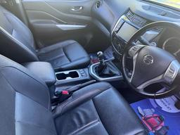 Nissan Navara 2.3 dCi Tekna 4WD Euro 6 (s/s) 4dr at 4th