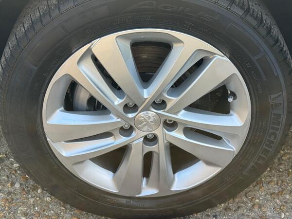 Peugeot Expert 2.0 BlueHDi 1400 Professional Premium Standard Panel Van MWB Euro 6 (s/s) 6dr