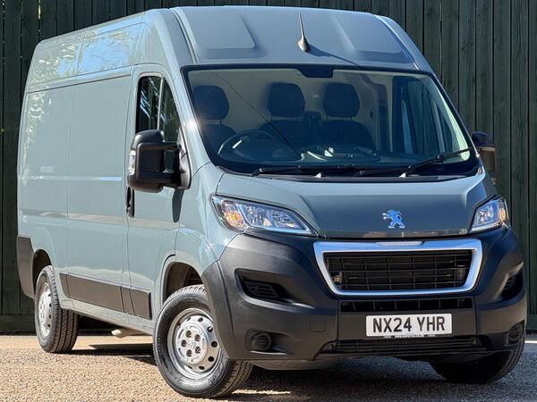 Peugeot Boxer 2.2 BlueHDi 335 Professional Premium + L2 H2 Euro 6 (s/s) 5dr