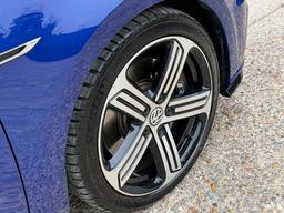 Volkswagen Golf 2.0 TSI R DSG 4Motion Euro 6 (s/s) 5dr at 38th