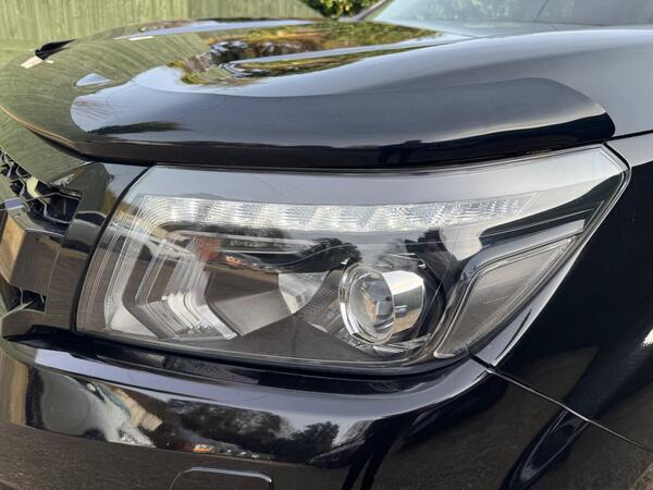 Nissan Navara 2.3 dCi N-Guard Auto 4WD Euro 6 4dr