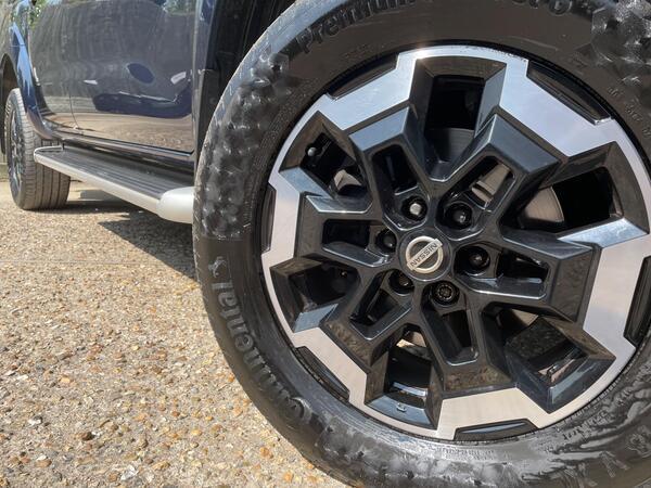 Nissan Navara 2.3 dCi Tekna 4WD Euro 6 (s/s) 4dr