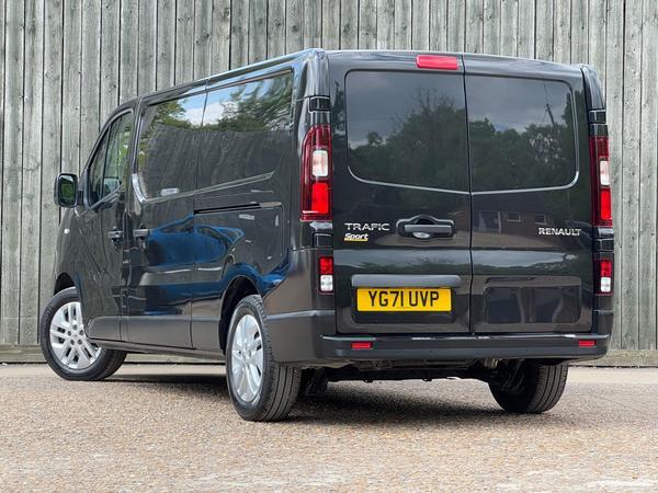 Renault Trafic 2.0 dCi ENERGY 30 Sport LWB Standard Roof Euro 6 (s/s) 5dr