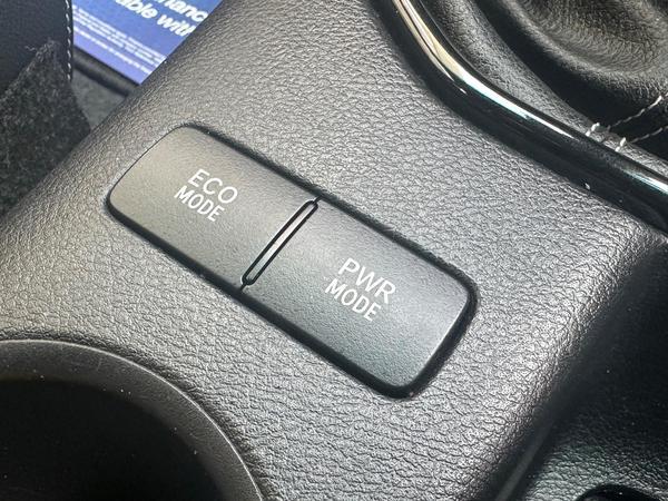 Toyota Hilux 2.8 D-4D Invincible X 4WD Euro 6 (s/s) 4dr