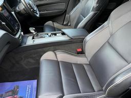 Volvo XC60 2.0 D4 R-Design Auto Euro 6 (s/s) 5dr at 24th