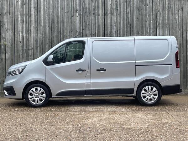 Renault Trafic 2.0 dCi Blue SL28 Sport L1 H1 Euro 6 (s/s) 5dr