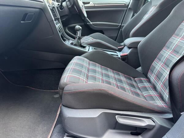Volkswagen Golf 2.0 TSI GTI Performance Euro 6 (s/s) 5dr