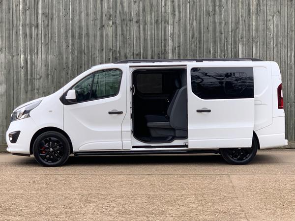 Vauxhall Vivaro 1.6 CDTi 2900 BiTurbo ecoTEC Limited Edition Nav Crew Van L2 H1 Euro 6 (s/s) 5dr (6 Seat)