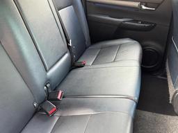 Toyota Hilux 2.8 D-4D Invincible X Auto 4WD Euro 6 (s/s) 4dr at 36th