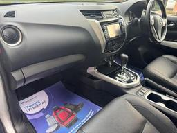 Nissan Navara 2.3 dCi Tekna Auto 4WD Euro 6 4dr at 34th