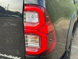 Toyota Hilux 2.8 D-4D Invincible X Auto 4WD Euro 6 (s/s) 4dr at 50th