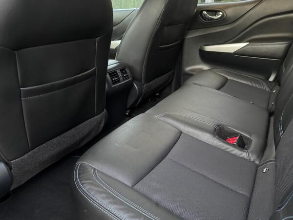 Nissan Navara 2.3 dCi N-Guard Auto 4WD Euro 6 4dr