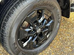 Nissan Navara 2.3 dCi N-Guard Auto 4WD Euro 6 4dr at 43th