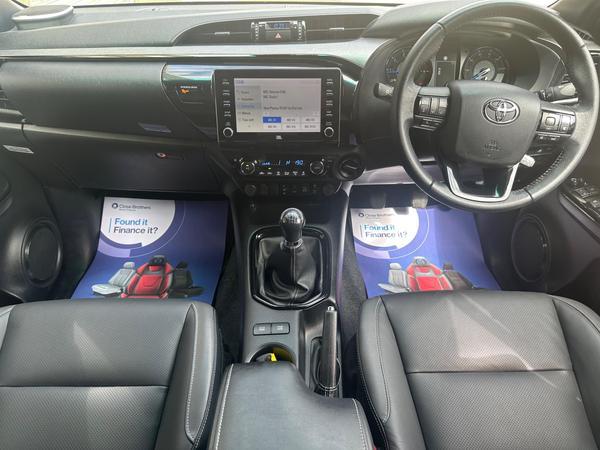 Toyota Hilux 2.8 D-4D Invincible X 4WD Euro 6 (s/s) 4dr
