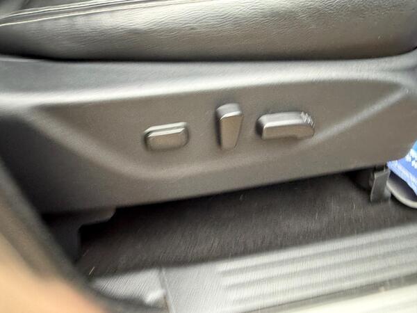 Nissan Navara 2.3 dCi Tekna Auto 4WD Euro 6 4dr