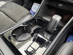 Volvo XC40 2.0 B4 MHEV R-Design Pro Auto Euro 6 (s/s) 5dr at 11th