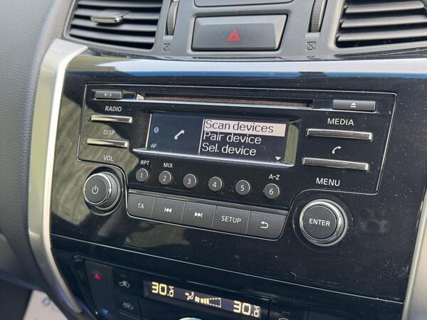 Nissan Navara 2.3 dCi Acenta+ 4WD Euro 6 (s/s) 4dr