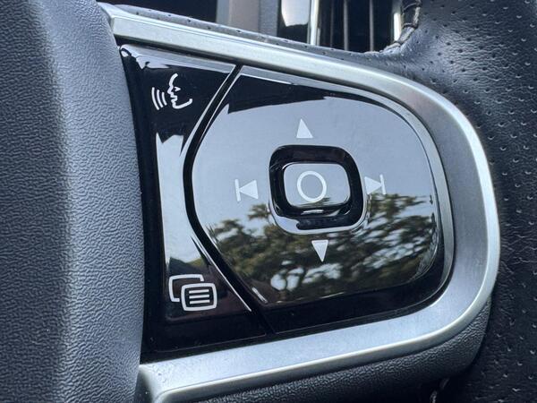 Volvo XC60 2.0 D4 R-Design AWD Euro 6 (s/s) 5dr
