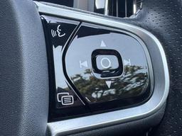 Volvo XC60 2.0 D4 R-Design AWD Euro 6 (s/s) 5dr at 44th