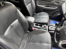 Mitsubishi L200 2.4 DI-D DC Warrior Auto 4WD Euro 6 4dr at 3th