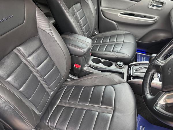 Mitsubishi L200 2.4 DI-D DC Barbarian Black Auto 4WD Euro 6 4dr (Roll Top)