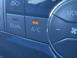 Nissan Navara 2.3 dCi Tekna 4WD Euro 6 (s/s) 4dr at 41th
