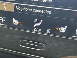 Volvo XC40 2.0 B4 MHEV R-Design Pro Auto Euro 6 (s/s) 5dr at 26th