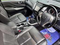 Nissan Navara 2.3 dCi Tekna 4WD Euro 6 (s/s) 4dr at 3th