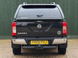 Nissan Navara 2.3 dCi Tekna 4WD Euro 6 (s/s) 4dr at 16th