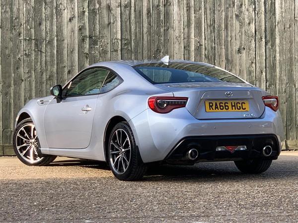 Toyota GT86 2.0 Boxer D-4S Pro Euro 6 2dr