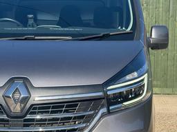 Renault Trafic 2.0 dCi ENERGY 30 Sport LWB Standard Roof Euro 6 (s/s) 5dr at 14th