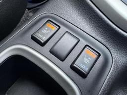 Nissan Navara 2.3 dCi Tekna Auto 4WD Euro 6 4dr at 12th