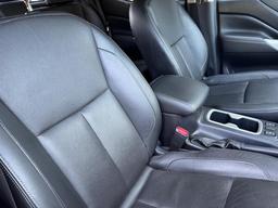 Nissan Navara 2.3 dCi Tekna Auto 4WD Euro 6 4dr at 7th