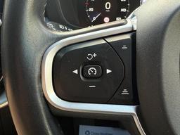 Volvo XC60 2.0 T5 Momentum Auto AWD Euro 6 (s/s) 5dr at 35th