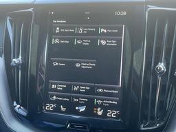 Volvo XC60 2.0 B5 MHEV R-Design Pro Auto Euro 6 (s/s) 5dr at 30th