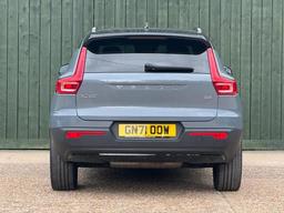Volvo XC40 2.0 B4 MHEV R-Design Pro Auto Euro 6 (s/s) 5dr at 14th