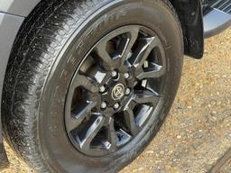 Toyota Hilux 2.8 D-4D Invincible X Auto 4WD Euro 6 (s/s) 4dr at 40th