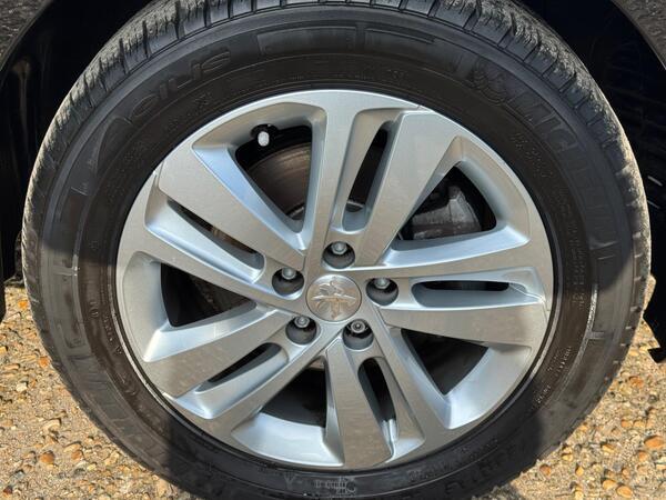 Peugeot Expert 2.0 BlueHDi 1400 Professional Premium Standard Panel Van MWB Euro 6 (s/s) 6dr