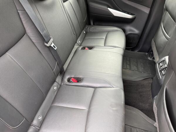 Nissan Navara 2.3 dCi Tekna Auto 4WD Euro 6 4dr