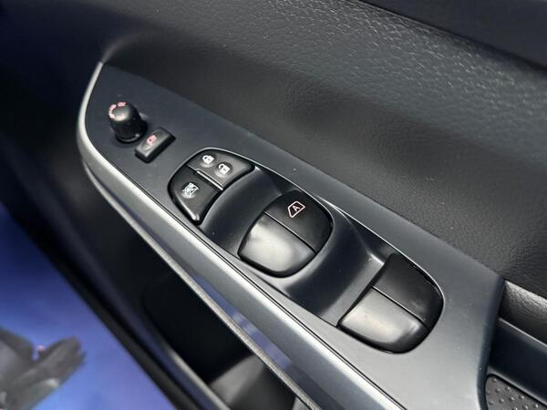 Nissan Navara 2.3 dCi Tekna Auto 4WD Euro 6 4dr