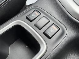 Nissan Navara 2.3 dCi N-Guard Auto 4WD Euro 6 4dr at 24th