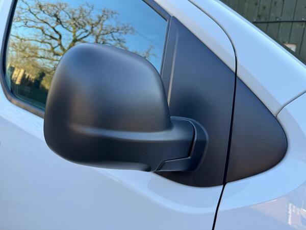 Peugeot Expert 2.0 BlueHDi 1400 Professional Premium Standard Panel Van MWB Euro 6 (s/s) 6dr