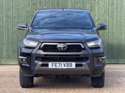 Toyota Hilux 2.8 D-4D Invincible X Auto 4WD Euro 6 (s/s) 4dr at 8th