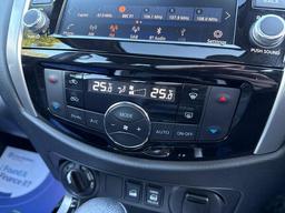 Nissan Navara 2.3 dCi N-Guard Auto 4WD Euro 6 4dr at 16th