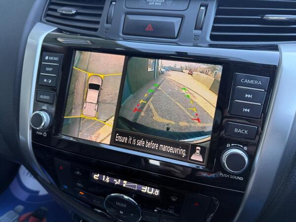 Nissan Navara 2.3 dCi Tekna Auto 4WD Euro 6 4dr