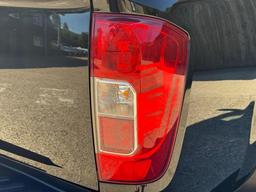 Nissan Navara 2.3 dCi Tekna 4WD Euro 6 (s/s) 4dr at 33th