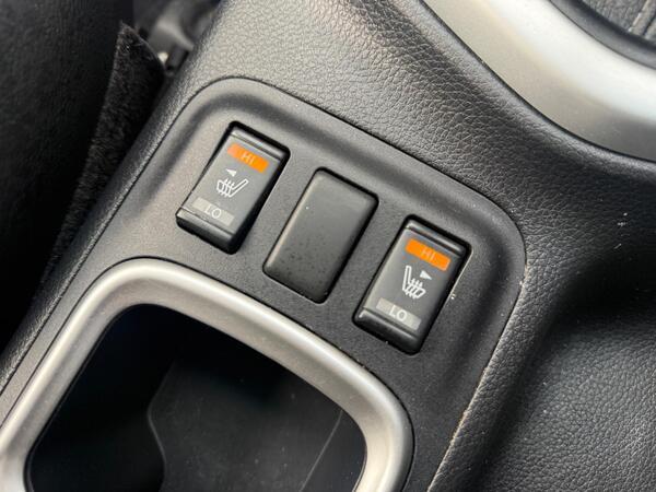 Nissan Navara 2.3 dCi Tekna 4WD Euro 6 (s/s) 4dr